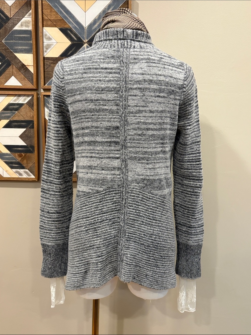 Banana Republic Merino Wool Blend Heather Grey Knit Cardigan Sweater size XS - Picture 6 of 14